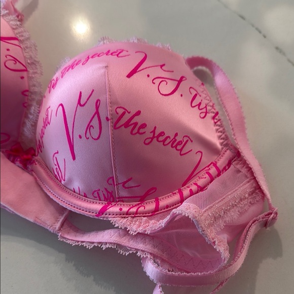 Victoria’s Secret Bra 32A - Picture 4 of 4